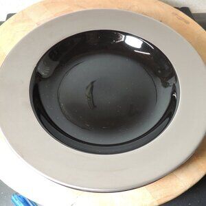 2 Unmarked Gucci Porcellana Salad Plates Black and Silver GCZ4